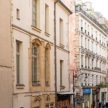 Central Apartment In The Heart Of The Marais With Air Conditioning 파리 외부 사진