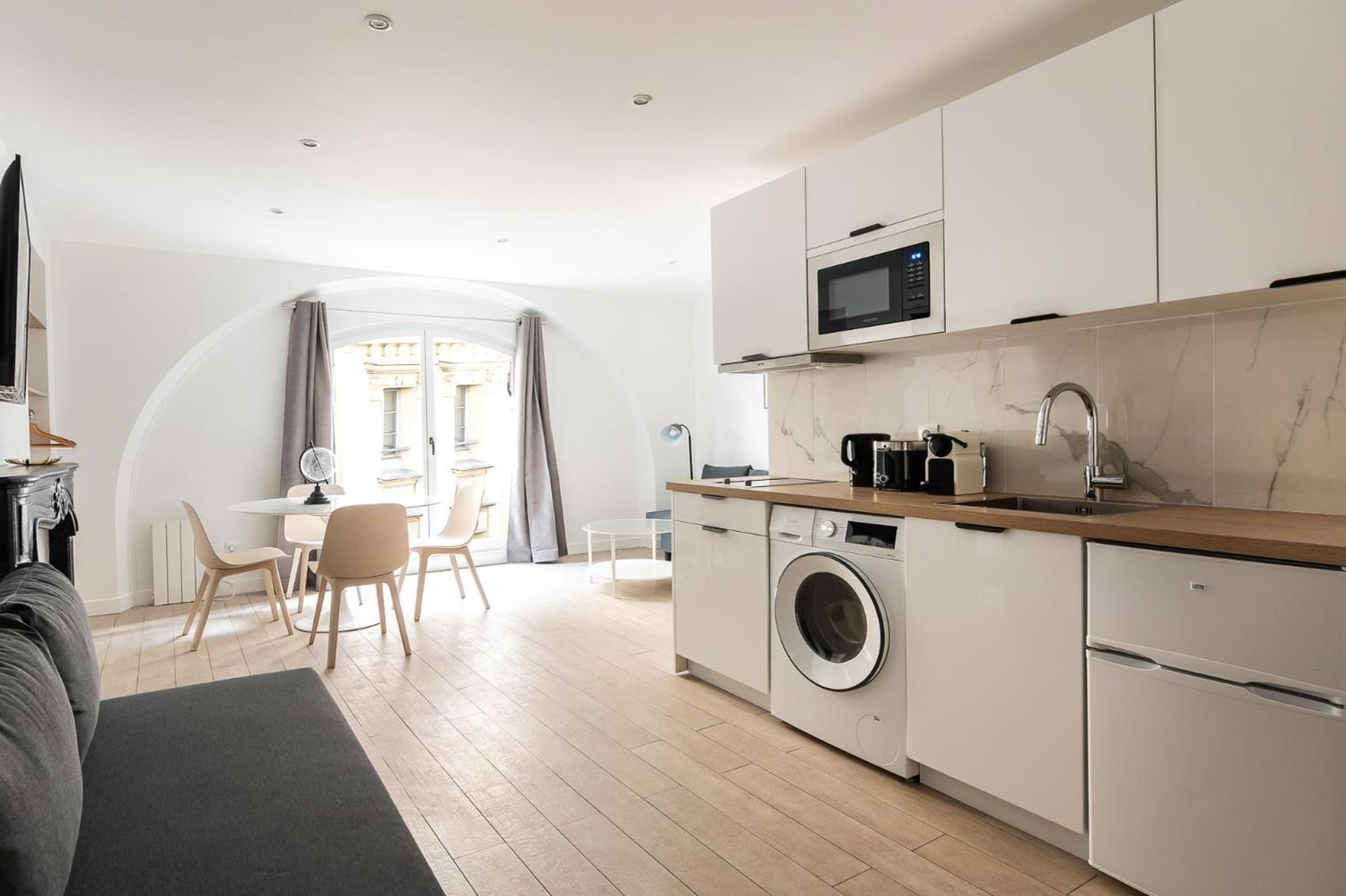 Central Apartment In The Heart Of The Marais With Air Conditioning 파리 외부 사진