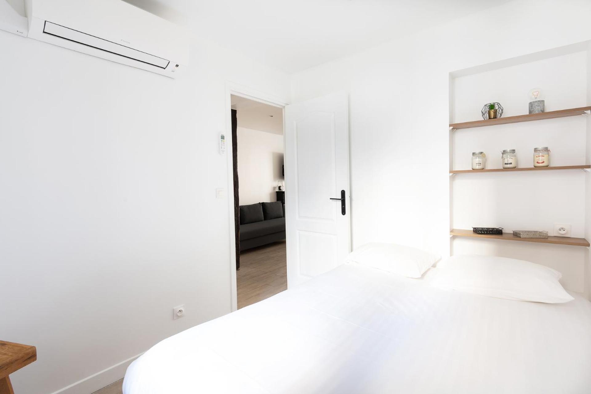 Central Apartment In The Heart Of The Marais With Air Conditioning 파리 외부 사진