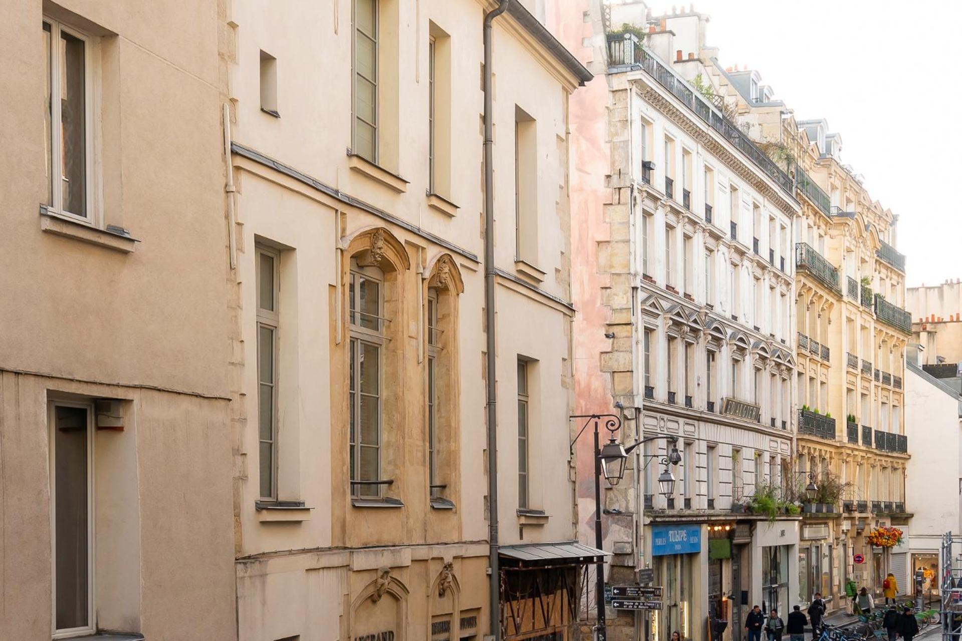 Central Apartment In The Heart Of The Marais With Air Conditioning 파리 외부 사진